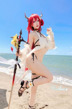 [福利COS] Hane Ame 雨波写真 - Arknights Surtr 泳裝(38P)