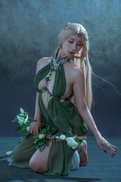 [福利COS] 云溪溪 - 奶桃 孔雀石(40P)