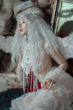 [福利COS] 云溪溪 - 奶桃桃 N44天使(50P)