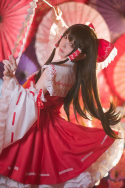 [福利COS] 楚楚子w - 博丽灵梦(12P)