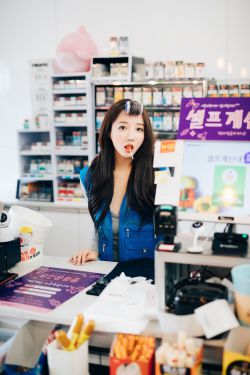 [LOOZY]  Yeeun - Convenience store part timer S.Ver(81P)