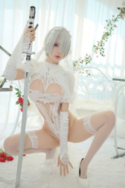 [福利COS] 一米八的大梨子 - 2B(24P)