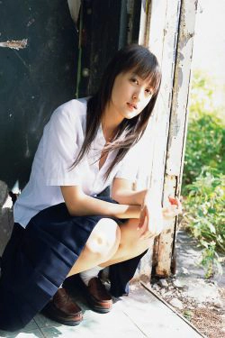 小松彩夏《Genuine》 [YS Web] Vol.121(64P)