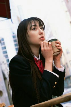 秋山莉奈《キミの素颜こつそりのぞいちやいま？？？た》 [YS Web] Vol.207(58P)