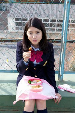 川島海荷《海風~side story~」》 [YS Web] Vol.506(25P)