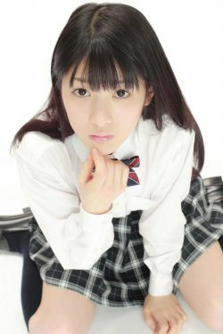 神谷えりな神谷绘里奈《ガスマスクを脱いだ美少女！》 [YS Web] Vol.547(49P)