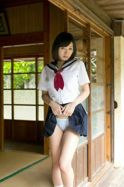 階戸瑠李《キュートなヒップにドッキン!》 [YS Web] Vol.603(100P)