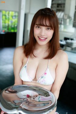 Sayaka Tomaru 都丸紗也華都丸纱也华  [Bomb.TV] 2016年10月号(44P)