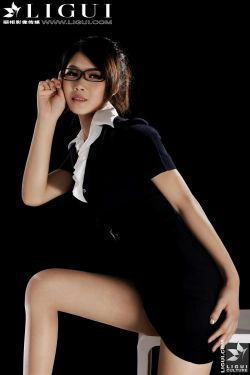 Model 怡萱《迷人的家庭女教師》上中下合集版 [丽柜LiGui] 美腿玉足写真图片(89P)